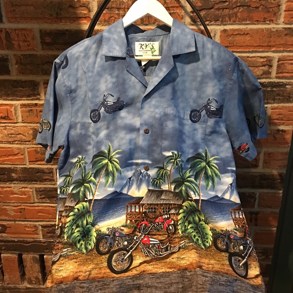 Hawaiian/Motorcycle collared button down shirt!
